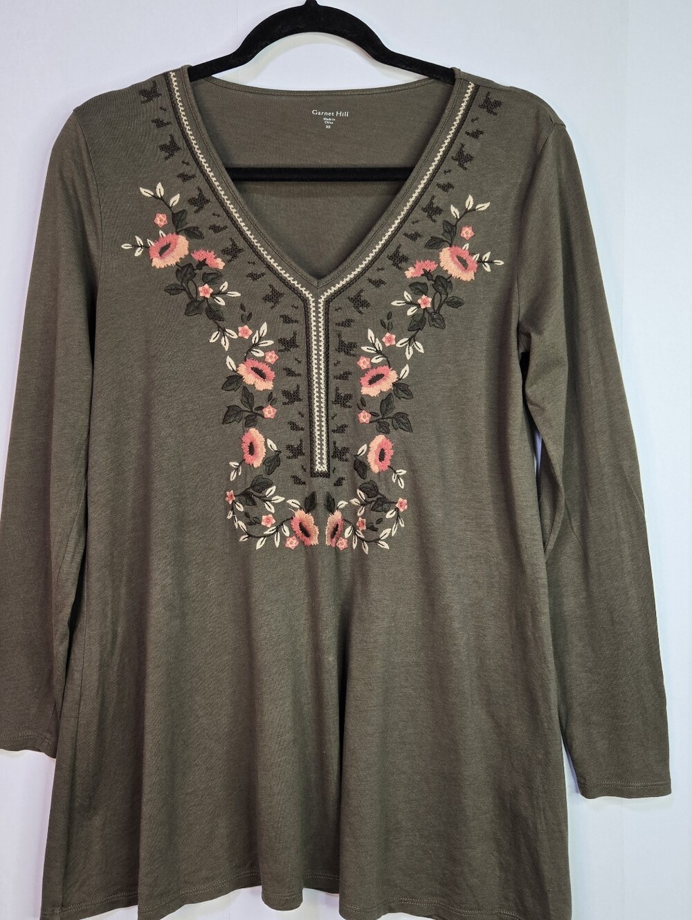 Garnet Hill Size XS Organic Cotton L/Sleeve V-neck Boho top, floral embroidery